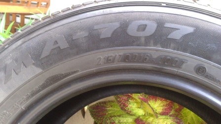 ขายถูก!!! ยางมือสอง Maxis 215/70 R16 ปี 07