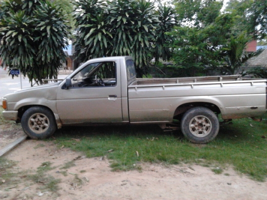 ***ขายแล้วครับขอบคุณ Truck2hand ขาย ขาย กระบะตอนเดียว NISSAN BIG-M TD2.5 ฝาขาวปี30/87 สภาพต้องเก็บ เครื่องTD 2.5 ฝาขาว ติดง่าย วิ่งดี ใบพัดฟรี ของเหลวต้องถ่าย ท่อไอเสียขาด น้ำมันเบรคแห้ง ช่วงล่างดี มีส่ายนิดๆ คัสซีสวยไม่ผุไม่บวม ยางพอใช้ พื้นกระบะผุเยอะ ฝ