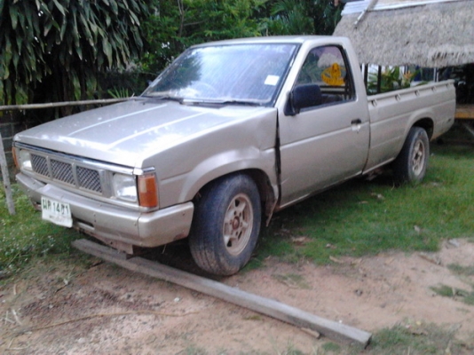 ***ขายแล้วครับขอบคุณ Truck2hand ขาย ขาย กระบะตอนเดียว NISSAN BIG-M TD2.5 ฝาขาวปี30/87 สภาพต้องเก็บ เครื่องTD 2.5 ฝาขาว ติดง่าย วิ่งดี ใบพัดฟรี ของเหลวต้องถ่าย ท่อไอเสียขาด น้ำมันเบรคแห้ง ช่วงล่างดี มีส่ายนิดๆ คัสซีสวยไม่ผุไม่บวม ยางพอใช้ พื้นกระบะผุเยอะ ฝ