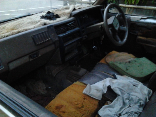 ***ขายแล้วครับขอบคุณ Truck2hand ขาย ขาย กระบะตอนเดียว NISSAN BIG-M TD2.5 ฝาขาวปี30/87 สภาพต้องเก็บ เครื่องTD 2.5 ฝาขาว ติดง่าย วิ่งดี ใบพัดฟรี ของเหลวต้องถ่าย ท่อไอเสียขาด น้ำมันเบรคแห้ง ช่วงล่างดี มีส่ายนิดๆ คัสซีสวยไม่ผุไม่บวม ยางพอใช้ พื้นกระบะผุเยอะ ฝ