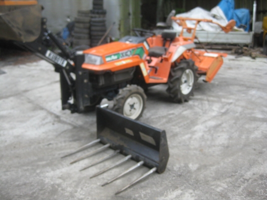 ขายรถไถTRACTOR KUBOTA XB1 BUL ACE 12แรง ติดกระบวย พร้อมใช้งาน