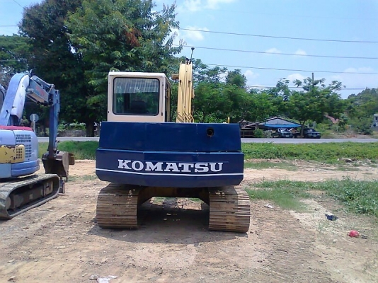 ขายด่วน  รถขุด KOMATSU PC60-5 รถเก่าญี่ปุ่น พร้อมใช้งาน มีใบอินวอยล์.