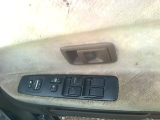 ขายรถกระบะ 4 ประตู TOYOTA D4D 4 ประตู เครื่อง 2500 เกียร์ธรรมดา เชื้อเพลิงดีเซล พวงมาลัยเพาเวอร์ เกียร์ธรรมดา ราคา 370000