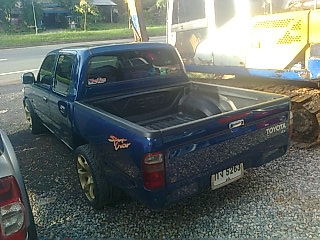 ขายรถกระบะ 4 ประตู TOYOTA D4D 4 ประตู เครื่อง 2500 เกียร์ธรรมดา เชื้อเพลิงดีเซล พวงมาลัยเพาเวอร์ เกียร์ธรรมดา ราคา 370000