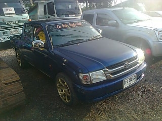 ขายรถกระบะ 4 ประตู TOYOTA D4D 4 ประตู เครื่อง 2500 เกียร์ธรรมดา เชื้อเพลิงดีเซล พวงมาลัยเพาเวอร์ เกียร์ธรรมดา ราคา 370000