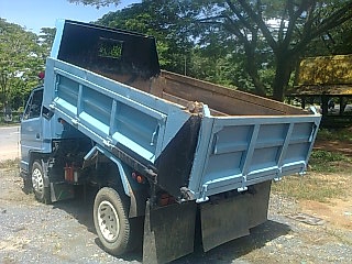 ขายรถ 6 ล้อดัมพ์ ISUZU NKR 88 แรงม้า คัสซี NKR55EU5M-7120749 ราคา 390000