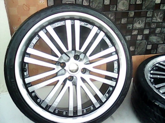 ขายแม็กซ์พร้อมยาง VIP ขอบ 18 สภาพนางฟ้า