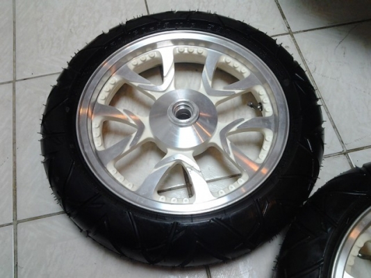 ขาย Max ขอบ13 ใส่PCX แต่งแนวVIP พร้อมยางirc mb99 ของมือ1 โล๊ะๆ