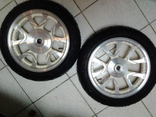 ขาย Max ขอบ13 ใส่PCX แต่งแนวVIP พร้อมยางirc mb99 ของมือ1 โล๊ะๆ