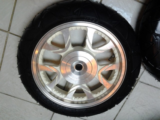 ขาย Max ขอบ13 ใส่PCX แต่งแนวVIP พร้อมยางirc mb99 ของมือ1 โล๊ะๆ