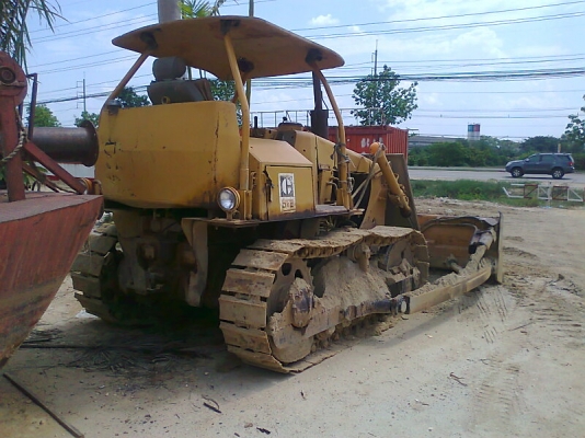 ขายด่วน  รถแทรคเตอร์ CAT D4E รถพร้อมใช้งาน ช่วงล่างสวย