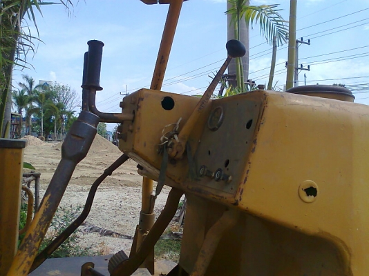 ขายด่วน  รถแทรคเตอร์ CAT D4E รถพร้อมใช้งาน ช่วงล่างสวย