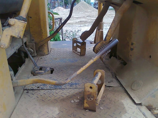 ขายด่วน  รถแทรคเตอร์ CAT D4E รถพร้อมใช้งาน ช่วงล่างสวย