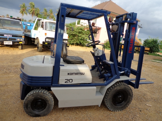 ขายรถยก KOMATSU FG 20-11 เครื่องเบนซิน ติดต่อคุณยุทธิ์ โทร. 081-9870866 คุณจิ๊ด โทร. 089-7949488