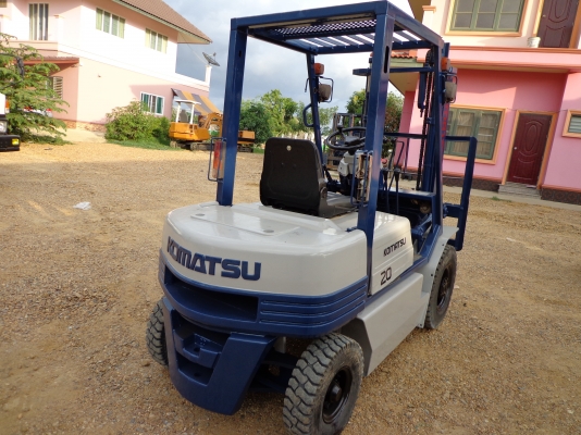 ขายรถยก KOMATSU FG 20-11 เครื่องเบนซิน ติดต่อคุณยุทธิ์ โทร. 081-9870866 คุณจิ๊ด โทร. 089-7949488