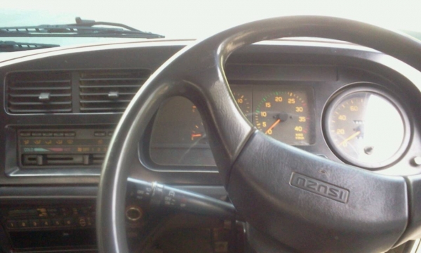 ISUZU 195 แรงม้า รถโม่ 3 คิว มีใบอินวอยซ์ ISUZU 195 แรงม้า รถโม่ 3 คิว มีใบอินวอยซ์