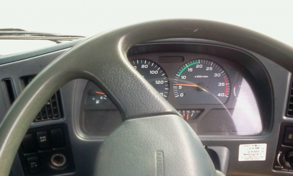 รถโม่สามคิวยี่ห้อนิสสัน จำนวน 210 แรงม้า มีใบอินวอยซ์ รถโม่สามคิวยี่ห้อนิสสัน จำนวน 210 แรงม้า มีใบอินวอยซ์