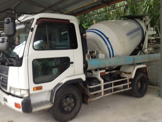 รถโม่สามคิวยี่ห้อนิสสัน  จำนวน 210 แรงม้า มีใบอินวอยซ์