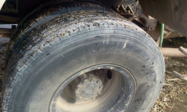 รถโม่สามคิวยี่ห้อนิสสัน จำนวน 210 แรงม้า มีใบอินวอยซ์ รถโม่สามคิวยี่ห้อนิสสัน จำนวน 210 แรงม้า มีใบอินวอยซ์