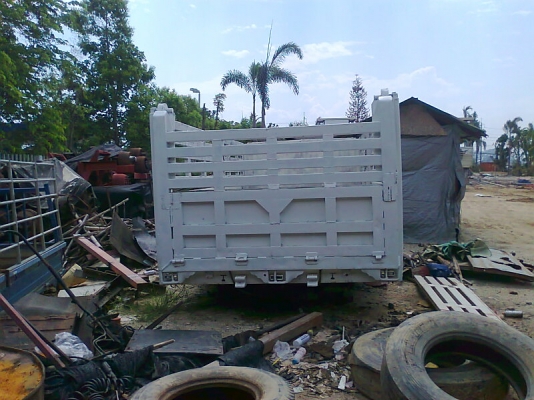 ขายด่วน  กระบะดั้มรถสิบล้อ พร้อมกระบอกยก พร้อมใช้งาน