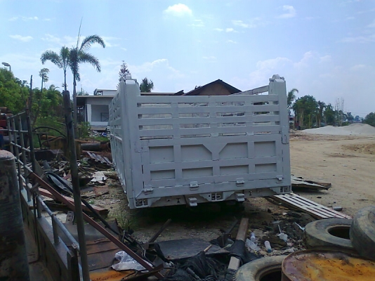 ขายด่วน  กระบะดั้มรถสิบล้อ พร้อมกระบอกยก พร้อมใช้งาน