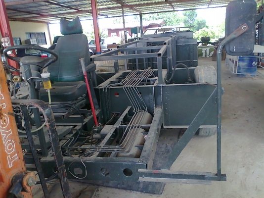 ขายด่วน..รถบัส 8 ล้อ คัสซี HINO KS3601 เครื่อง HINO K13C 375 แรงม้า  ช่วงล่างเป็นเขาควาย 8 น๊อต มีทะเบียนครบ.