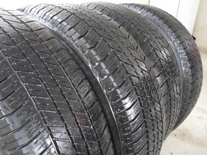 ขายยาง BRIDGESTONE DUELER H/T 684 ปี3012(1ชุด) ไม่มีป่ะ ดอกยางสดๆไม่มีกินข้าง 265/65/17 ราคา9,500 ดูของแถวปากเกร็ด สนใจติดต่อ 090-676-4651 เบียร์ครับ