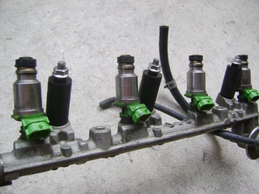 รางหัวฉีด 4A-FE