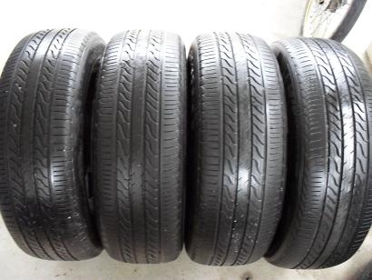 ขายยาง MICHELIN PRIMACY LC ปี1811(1ชุด) 215/60/16 ราคา 3,200 ดูของแถวปากเกร็ด สนใจติดต่อ 090-676-4651 เบียร์ครับ