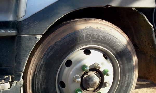 NISSAN DIESEL CK 350 พร้อมหางสามเพลาแท้ ราคาลดลงมาเหลือ 1,600,000 บาทค่ะ NISSAN DIESEL CK 350 พร้อมหางสามเพลาแท้ ราคาลดลงมาเหลือ 1,600,000 บาทค่ะ