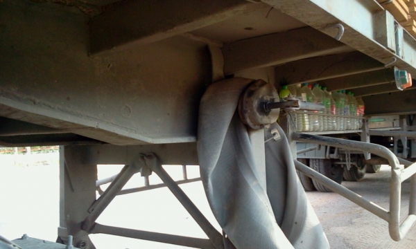 NISSAN DIESEL CK 350 พร้อมหางสามเพลาแท้ ราคาลดลงมาเหลือ 1,600,000 บาทค่ะ NISSAN DIESEL CK 350 พร้อมหางสามเพลาแท้ ราคาลดลงมาเหลือ 1,600,000 บาทค่ะ