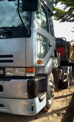 NISSAN DIESEL CK 350 พร้อมหางสามเพลาแท้ ราคาลดลงมาเหลือ 1,600,000 บาทค่ะ NISSAN DIESEL CK 350 พร้อมหางสามเพลาแท้ ราคาลดลงมาเหลือ 1,600,000 บาทค่ะ