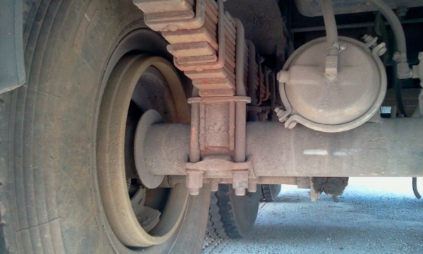 NISSAN DIESEL CK 350 พร้อมหางสามเพลาแท้ ราคาลดลงมาเหลือ 1,600,000 บาทค่ะ NISSAN DIESEL CK 350 พร้อมหางสามเพลาแท้ ราคาลดลงมาเหลือ 1,600,000 บาทค่ะ