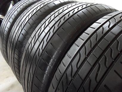 ขายยาง MICHELIN PRIMACY LC ปี1412 2เส้น ปี1912 2เส้น(1ชุด) ไม่มีป่ะ 215/60/16 ราคา 3,600 ดูของแถวปากเกร็ด สนใจติดต่อ 090-676-4651 เบียร์ครับ
