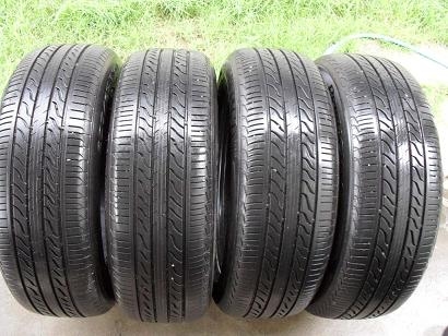 ขายยาง MICHELIN PRIMACY LC ปี12(3เส้น) ปี5011(1เส้น) ไม่มีป่ะ 205/60/16 ราคา 3,800 ดูของแถวปากเกร็ด สนใจติดต่อ 090-676-4651 เบียร์ครับ