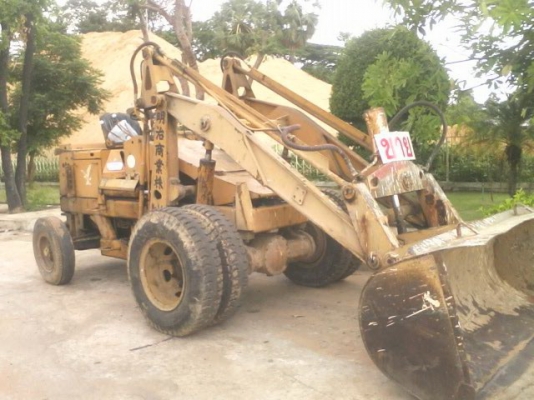 ขายรถตัก KOMUTSU SD20 พร้อมใช้งาน สภาพผ่านครับ