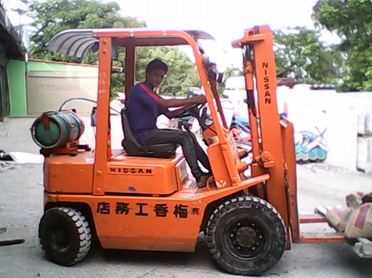 ขายฟอร์คลิฟท์ นิสสัน 2 ตัน เบนซินติดแก็ส เสา 3 เมตร