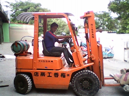 ขายฟอร์คลิฟท์ นิสสัน 2 ตัน เบนซินติดแก็ส เสา 3 เมตร
