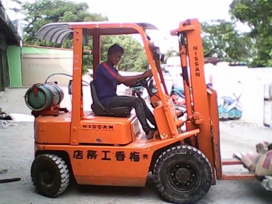 ขายฟอร์คลิฟท์ นิสสัน 2 ตัน เบนซินติดแก็ส เสา 3 เมตร