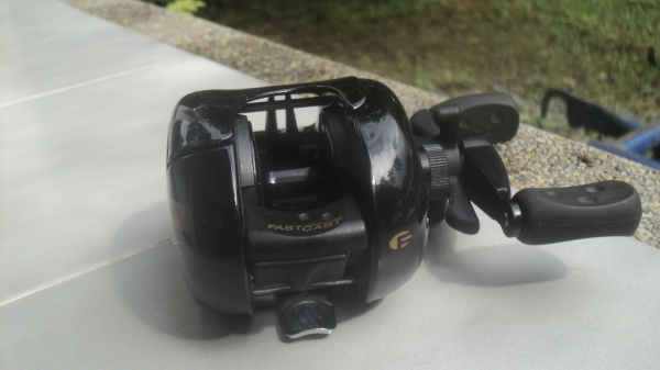 รอกตกปลา