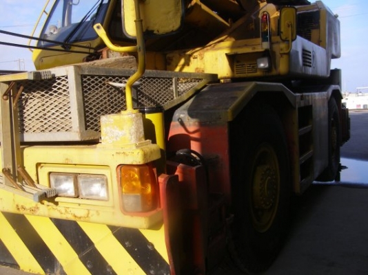 เครน TR250M-6-00104  เก่านอกแท้ ราคาคุยกันได้ สนใจสอบถามโทร 087-3310254 เจี๊ยบค่ะ