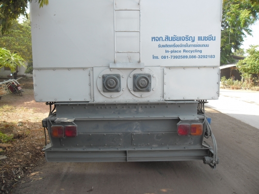 รถส่งปูนผงแบบโปรยหลังรีไซกลิ่ง