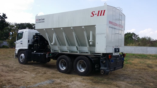 รถส่งปูนผงแบบโปรยหลังรีไซกลิ่ง