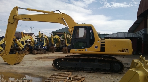 ขายรถขุด komatsu pc200-6