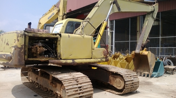 ขายรถขุด komatsu pc200-6