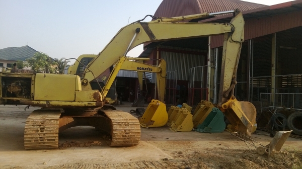 ขายรถขุด komatsu pc200-6