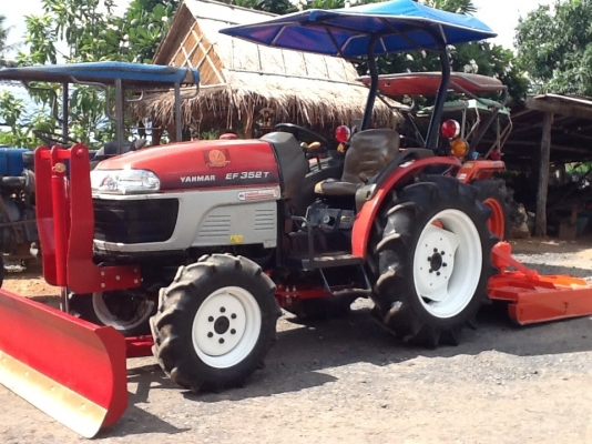ยันร์ม่า EF352 T 4 WD ใบมีด ตัดหญ้าใหม่ งามๆ