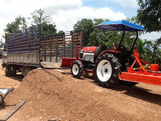 ยันร์ม่า EF352 T 4 WD ใบมีด ตัดหญ้าใหม่ งามๆ