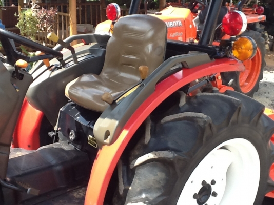 ยันร์ม่า EF352 T 4 WD ใบมีด ตัดหญ้าใหม่ งามๆ