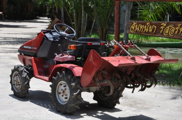 ขายรถไถ HONDA MIGHTY II ขับ4ล้อ เข้าร่องอ้อยสบาย สวยเดิมจากญี่ปุ่น 65,000 เท่านั้น!!